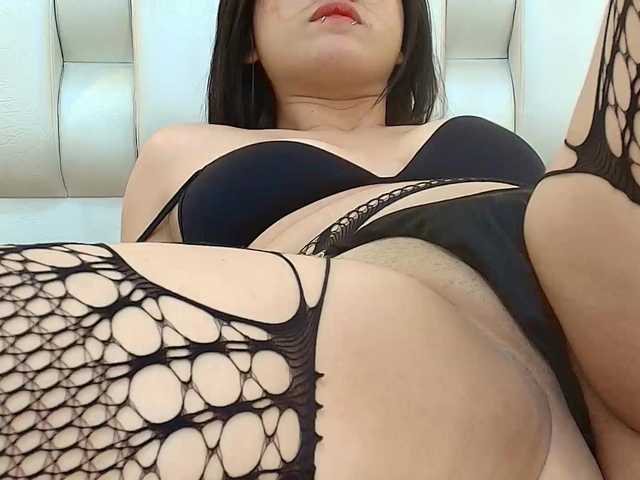 LizzyRaven live cam on BongaCams