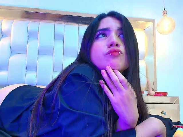 LizzyRaven live cam on BongaCams