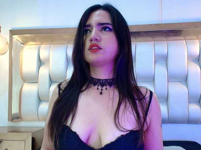 LizzyRaven live webcam show