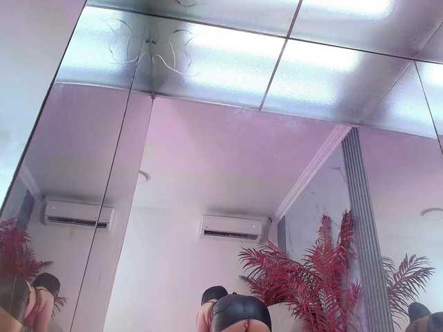 LizzyRaven live cam on BongaCams