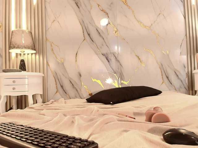 LizzyRaven live cam on BongaCams