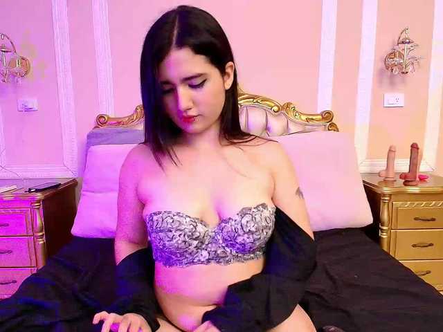 LizzyRaven live cam on BongaCams