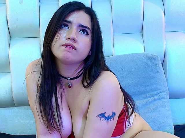 LizzyRaven live cam on BongaCams