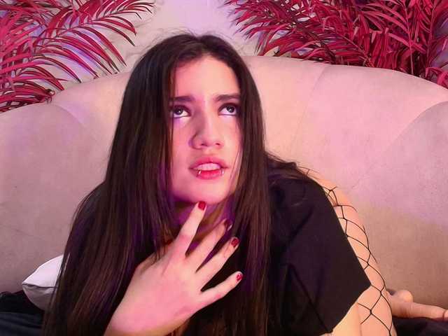 LizzyRaven live cam on BongaCams