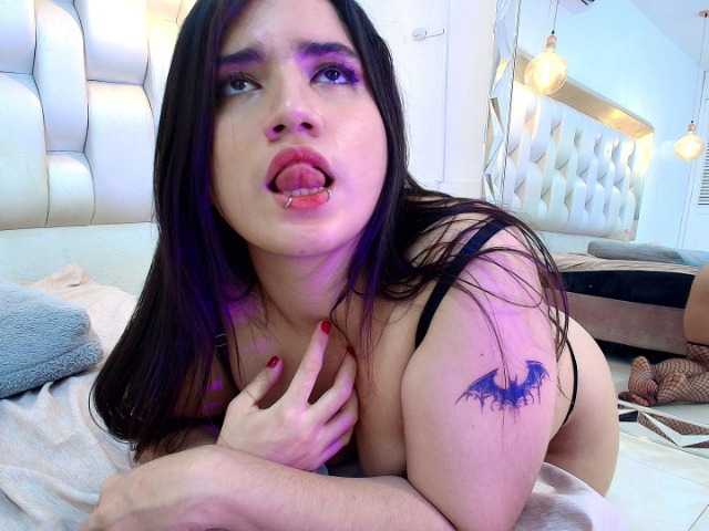 LizzyRaven live cam on BongaCams