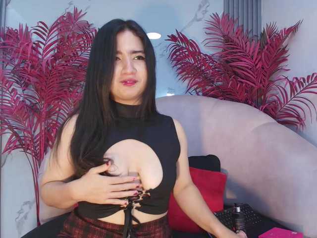 LizzyRaven live cam on BongaCams
