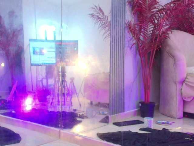LizzyRaven live cam on BongaCams
