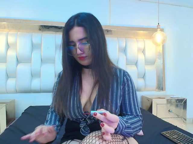 LizzyRaven live cam on BongaCams