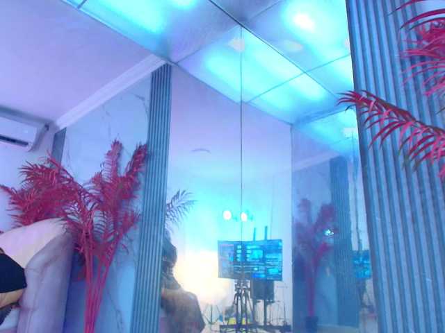 LizzyRaven live cam on BongaCams