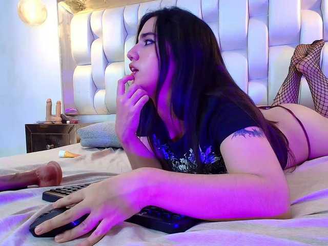 LizzyRaven live cam on BongaCams