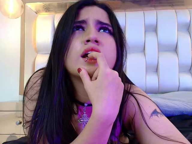 LizzyRaven live cam on BongaCams