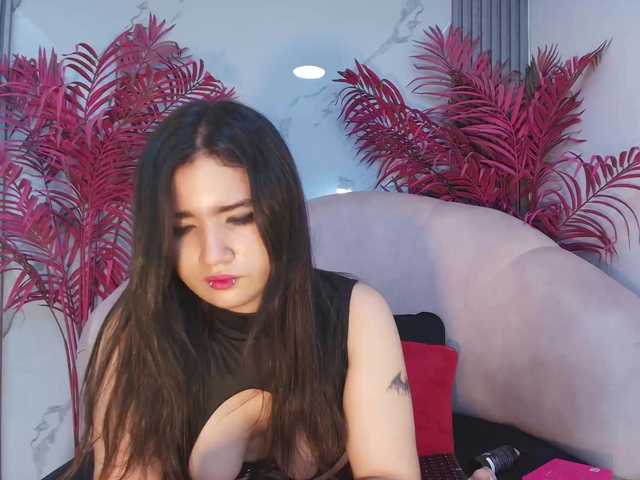 LizzyRaven live cam on BongaCams