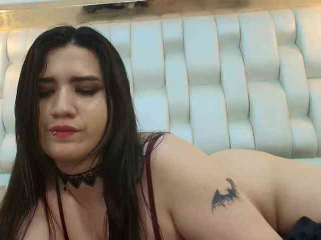LizzyRaven webcam