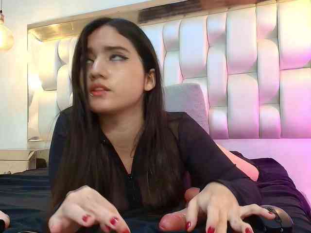 LizzyRaven webcam