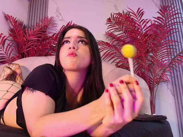 LizzyRaven webcam