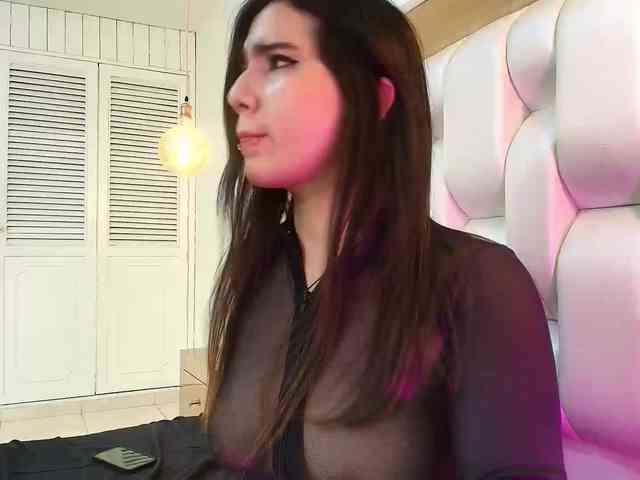 LizzyRaven webcam