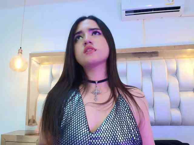 LizzyRaven Live Webcam on BongaCams