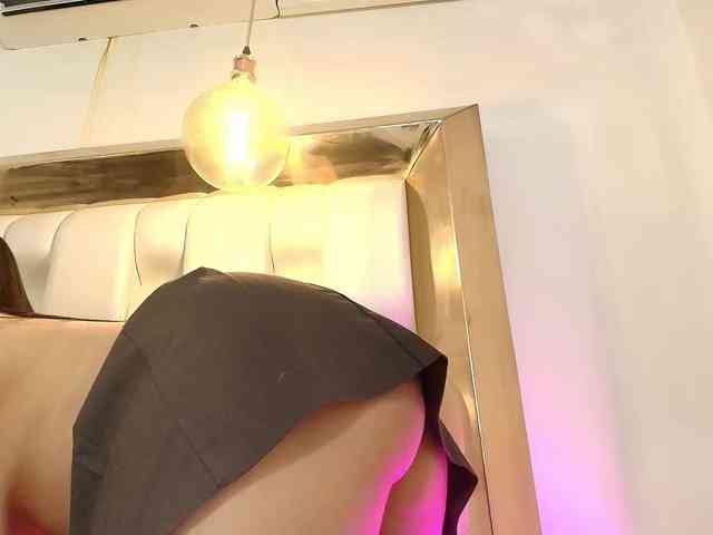 LizzyRaven webcam