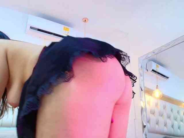 LizzyRaven webcam