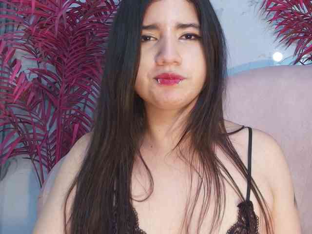 LizzyRaven webcam