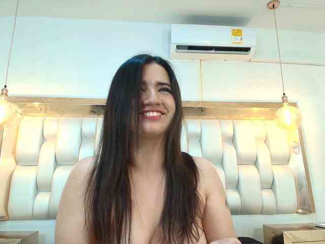 LizzyRaven webcam
