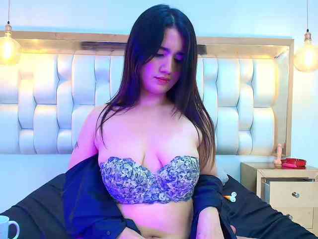 LizzyRaven webcam
