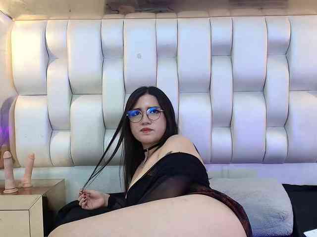 LizzyRaven Live Webcam on BongaCams