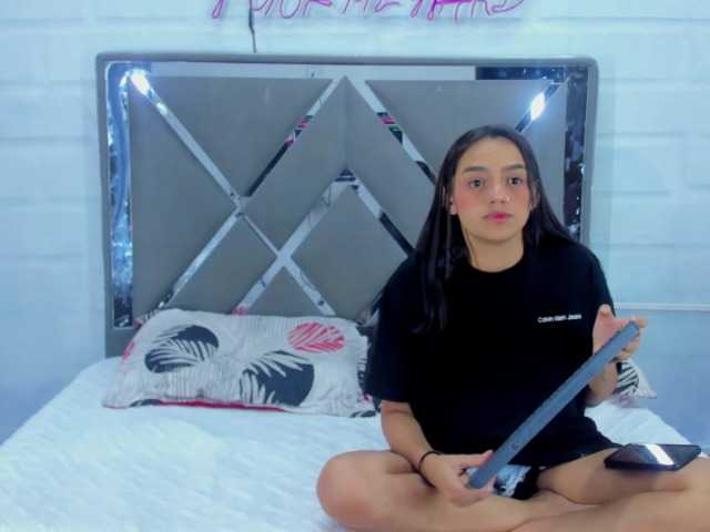 Trioof-Queens live cam on BongaCams