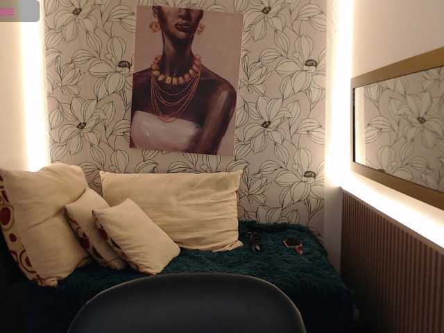 Lutty-kimh live cam on BongaCams