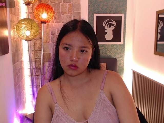 Lutty-kimh live cam on BongaCams