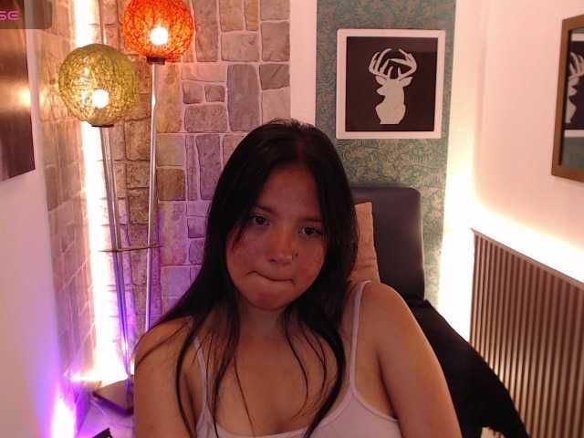 Lutty-kimh live cam on BongaCams