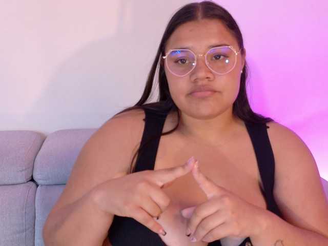 layla-hot online