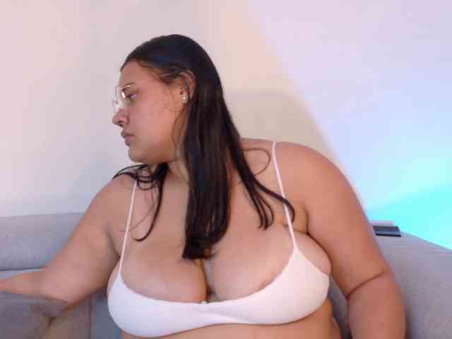 Layla-Hot