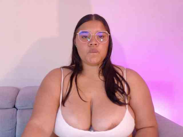 Layla-Hot