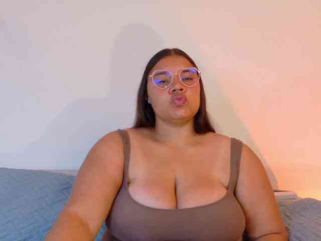 Layla-Hot