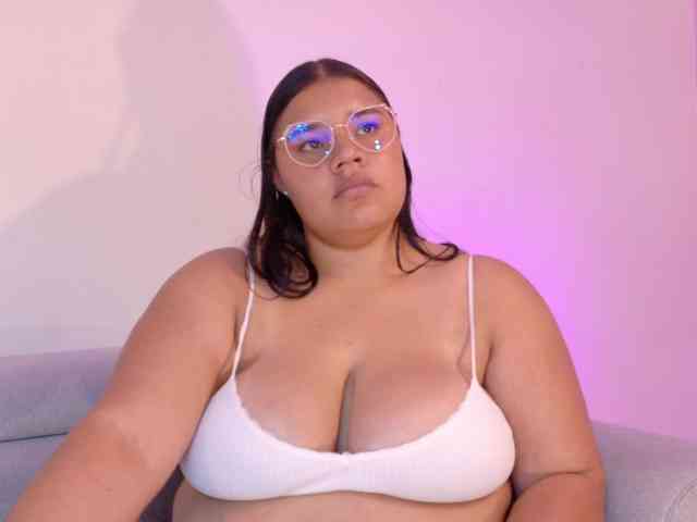 Layla-Hot