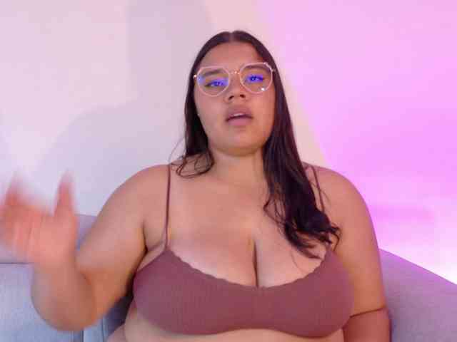 Layla-Hot