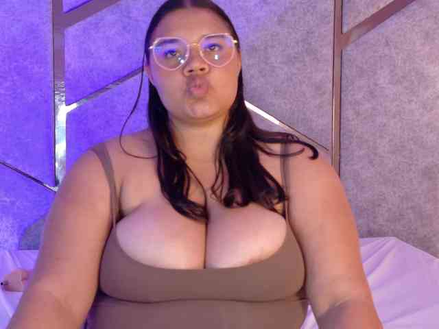 Layla-Hot webcam