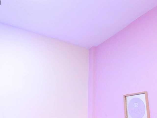 Evaa-Holly live cam on BongaCams