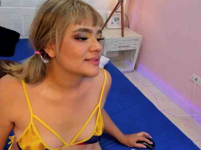 Evaa-Holly webcam