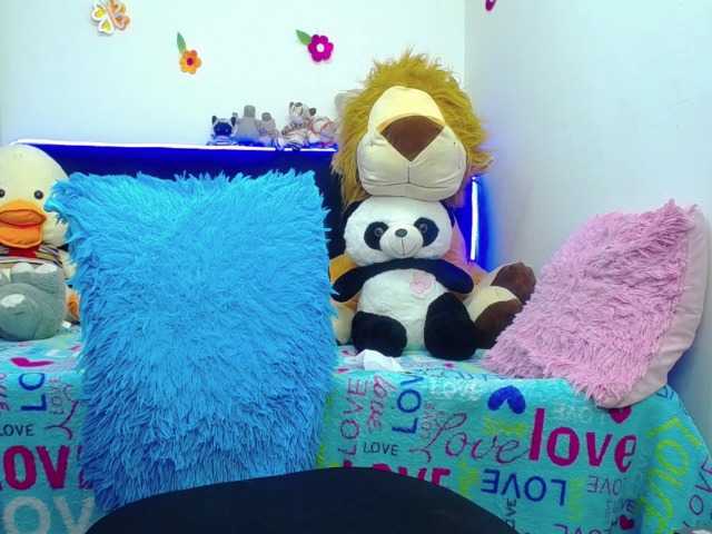 MiaVelvets live cam