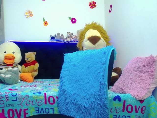 MiaVelvets live cam