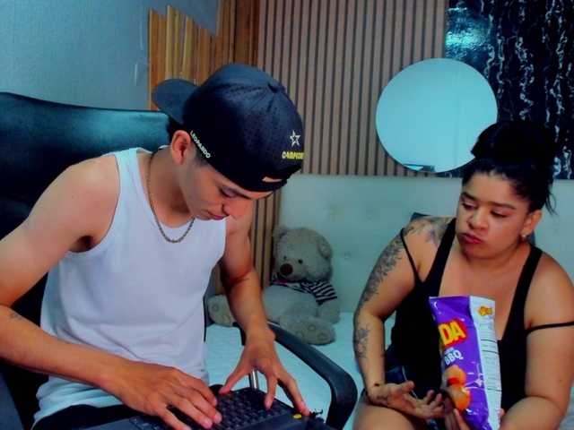 CoupleNextDoorX live cam on BongaCams