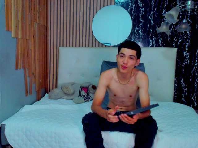 CoupleNextDoorX live cam on UnifiedCams