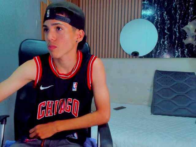 couplenextdoorx live sex show