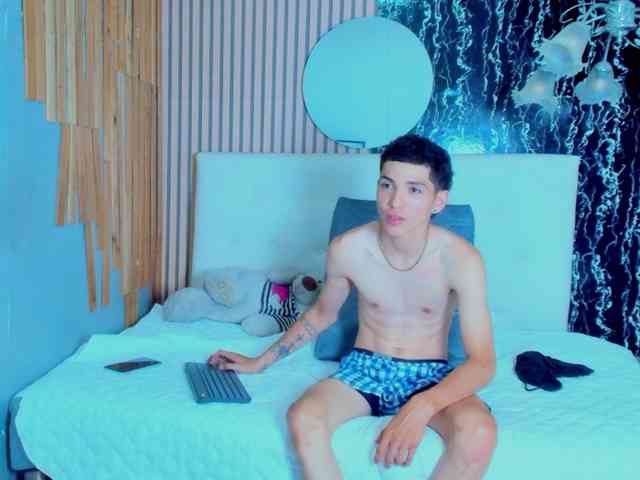CoupleNextDoorX Sex Cam Show