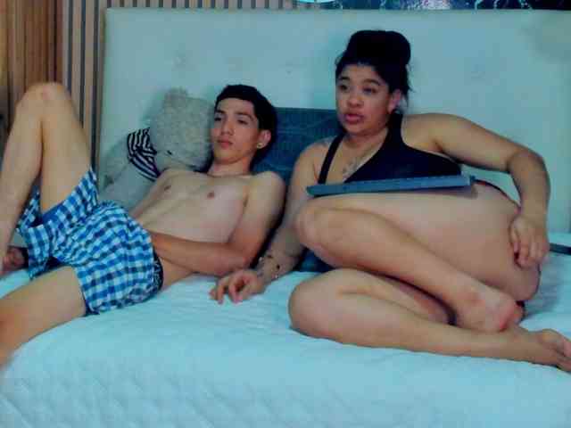 Modelo: CoupleNextDoorX