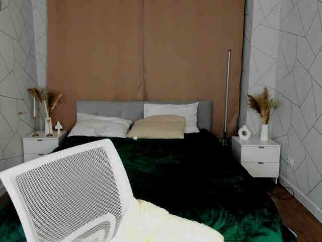 Elizabet-Collins webcam