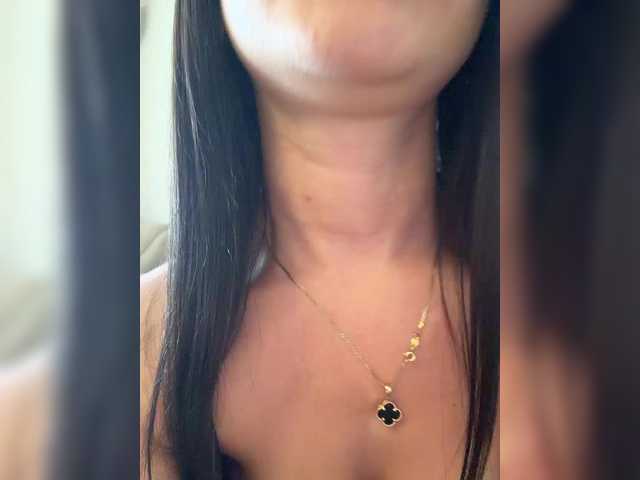 Lina1901 live cam on BongaCams