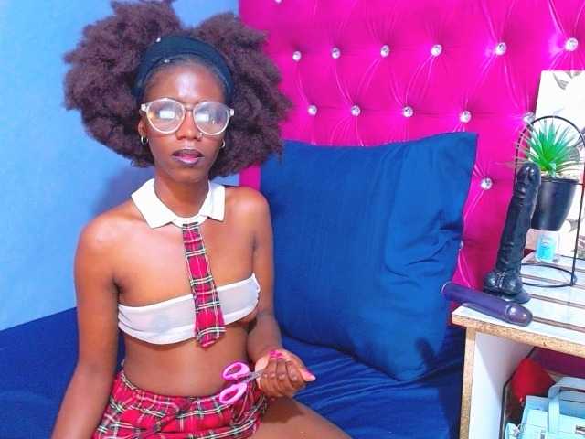 BigClitSlimTea22 live cam